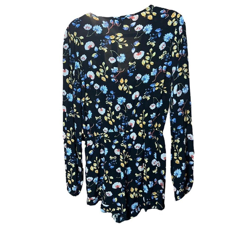 Forever 21 • Ditsy Floral Print Romper - Picture 4 of 4